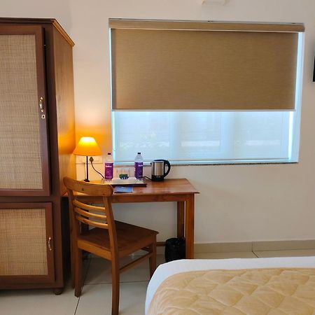 Hotel Aura By Woco Stays ปอนดิเชอรี ภายนอก รูปภาพ