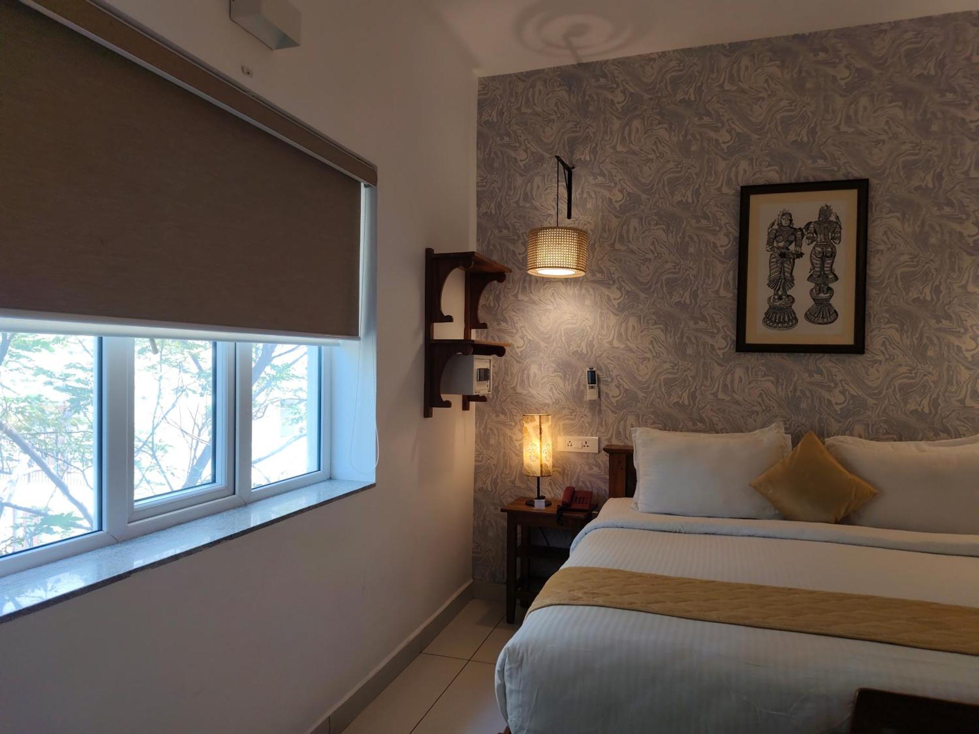 Hotel Aura By Woco Stays ปอนดิเชอรี ภายนอก รูปภาพ