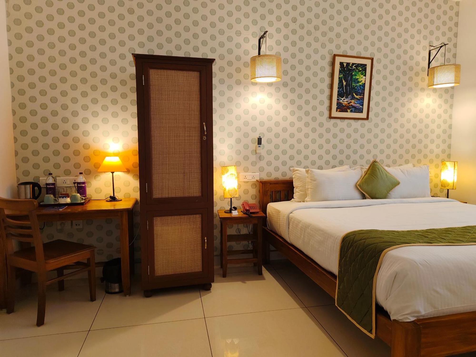 Hotel Aura By Woco Stays ปอนดิเชอรี ภายนอก รูปภาพ