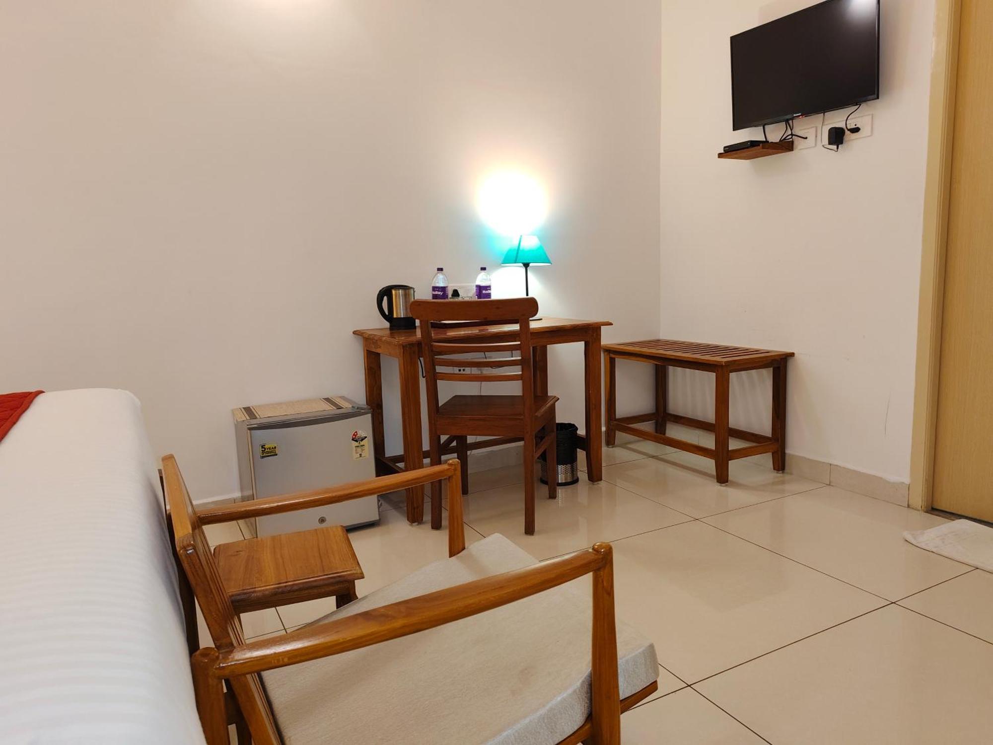 Hotel Aura By Woco Stays ปอนดิเชอรี ภายนอก รูปภาพ